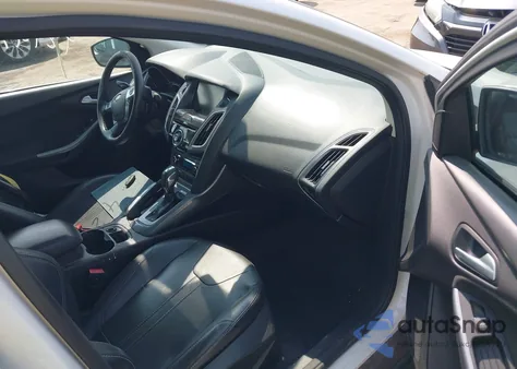 2012 Ford Focus Titanium z USA, uszkodzony, nr VIN 1FAHP3J26CL446128